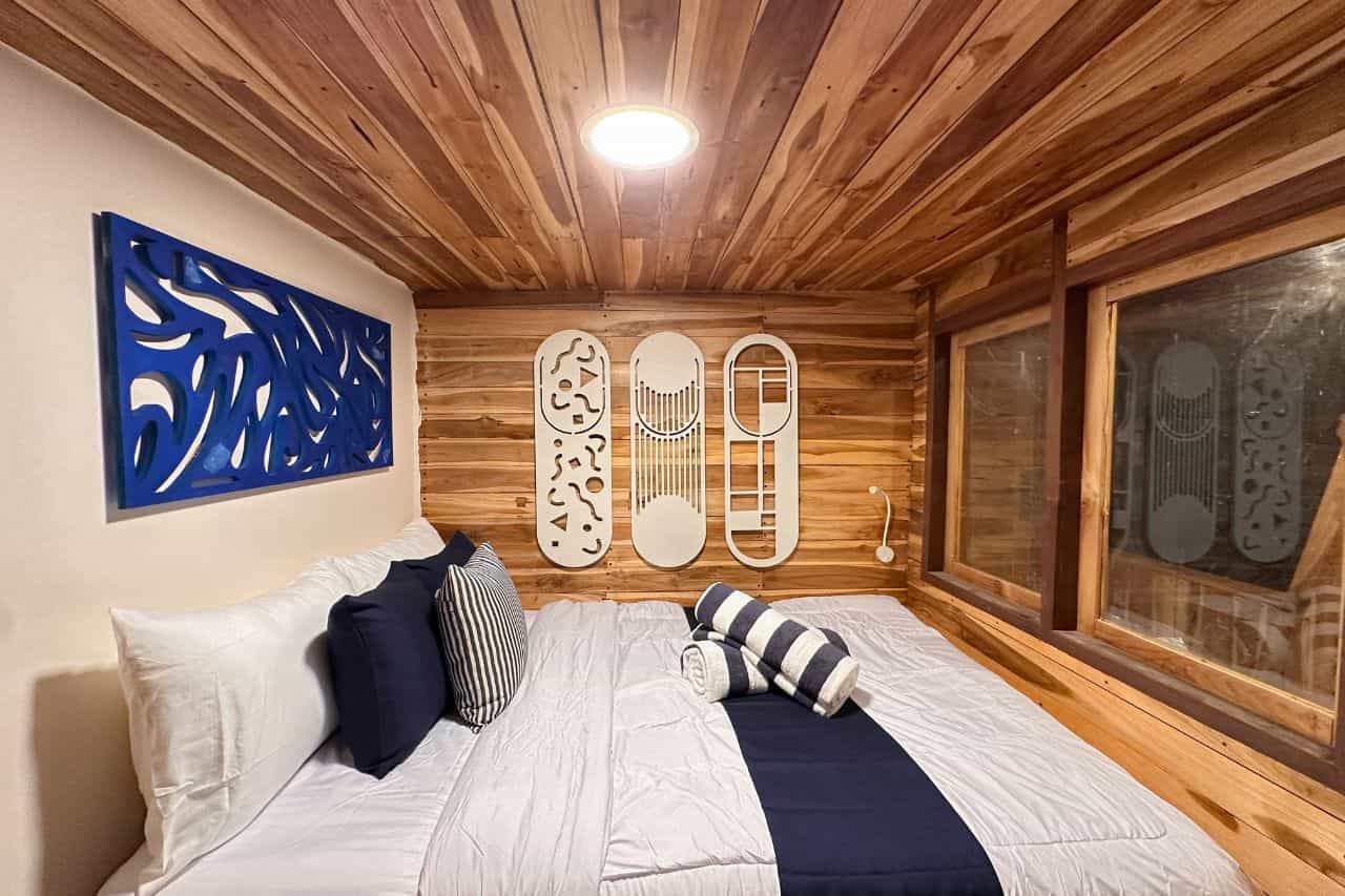 Vhalé Liveaboard thumbnail 3